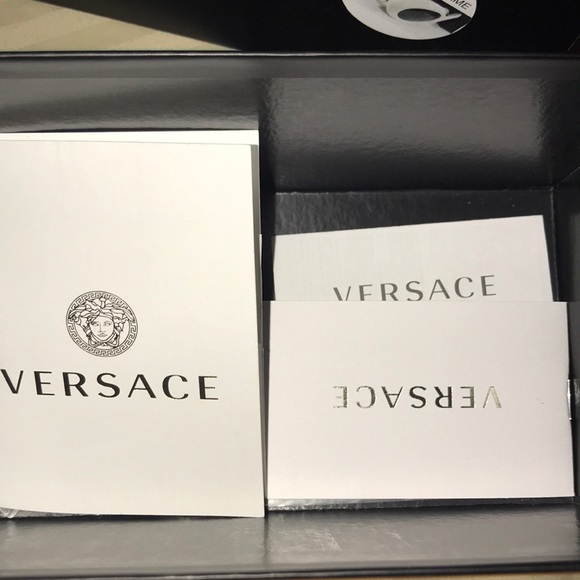 Authentic Versace sunglasses w/ logo on side - Picture 4 of 8